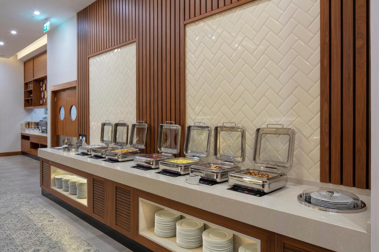 Doubletree By Hilton Istanbul Atasehir Hotel & Conference Centre المظهر الخارجي الصورة